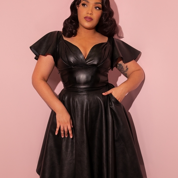 Vixen by Micheline Pitt Dresses & Skirts - NWT Micheline Pitt Vegan Leather Circle Skirt, Large